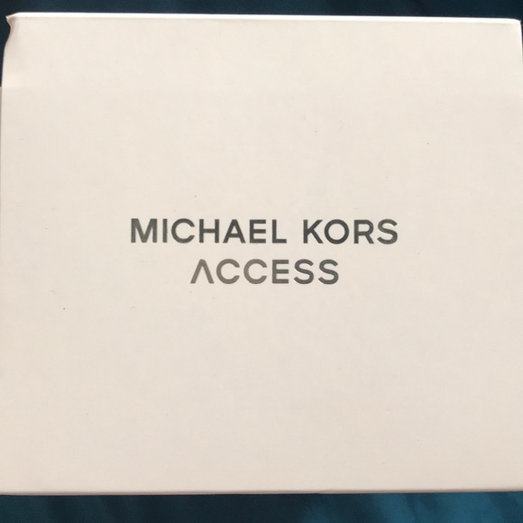 Michael Kors Access Smart Watch - Picture 2 of 4